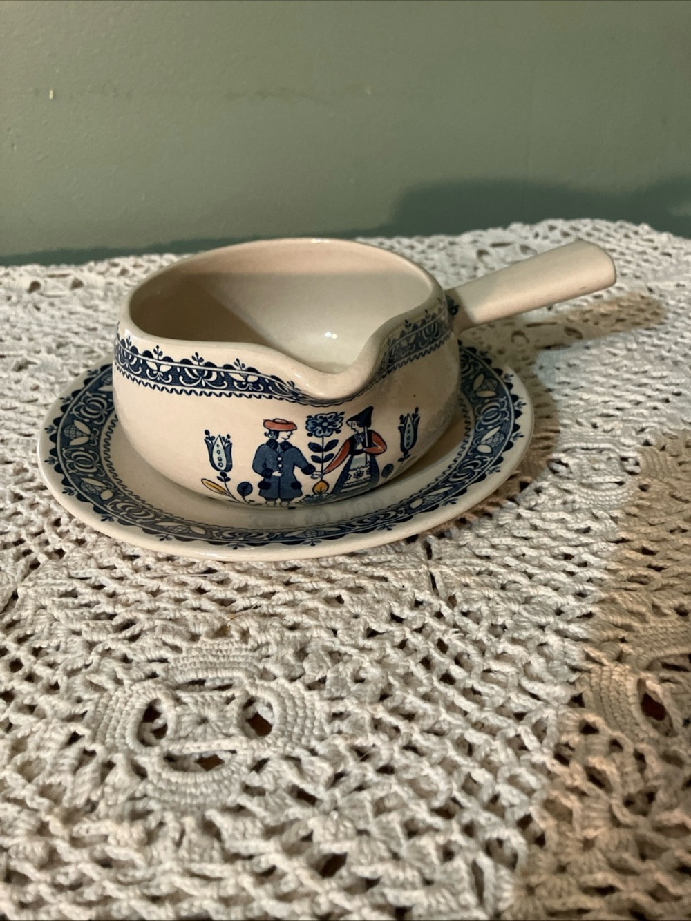 Johnson Bros Old Granite Hearts and Flowers Gravy Boat With Underplate